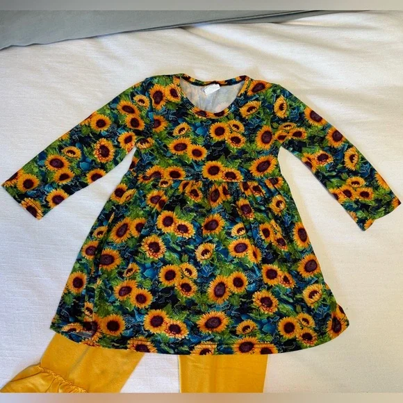 Boutique Label | Sunflower Bell Bottom Set | 3T - Picture 2 of 9